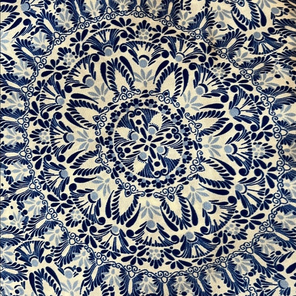 Button-Front Blue Patterned Women’s Top - Picture 4 of 4